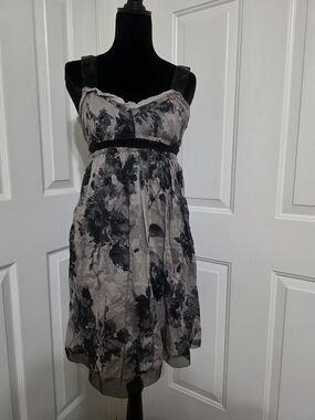 Ann Taylor LOFT Petites 2P Gray Floral Empire Waist Black Sheer 1in Sleev  Dress